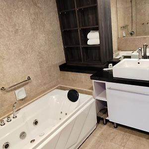 Executive King Suite